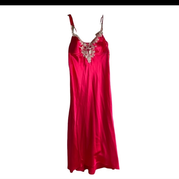 NWT Flora by Flora Nikrooz Stella Satin Red Long Night Gown & Robe Set - Picture 7 of 16